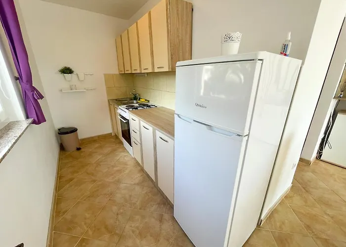 Appartement Nika 2 *